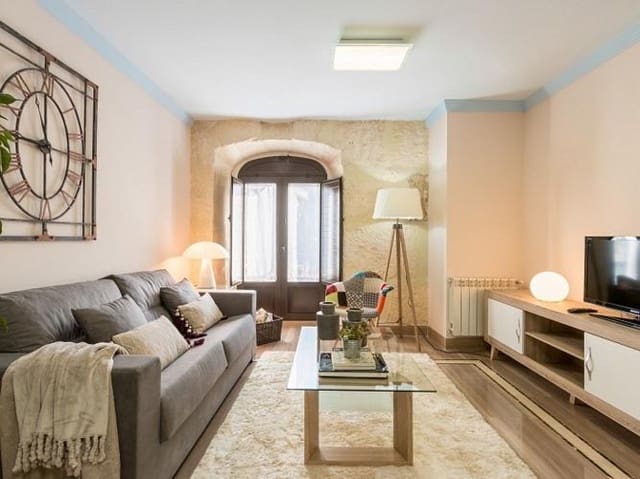 2 soverom Leilighet til leie i Centro - Sagrario, Granada by - € 1 300 (Ref: 9574803)