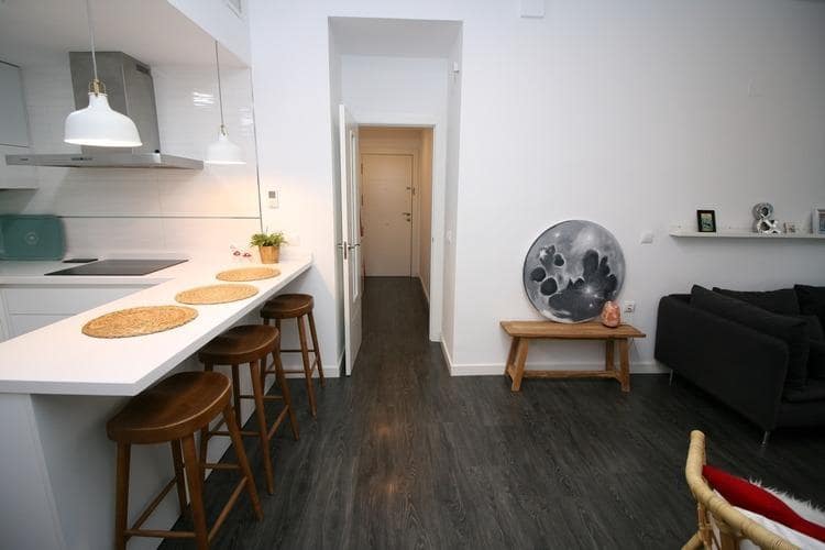 2 bedroom Flat for rent in Granada city - € 950 (Ref: 9574804)