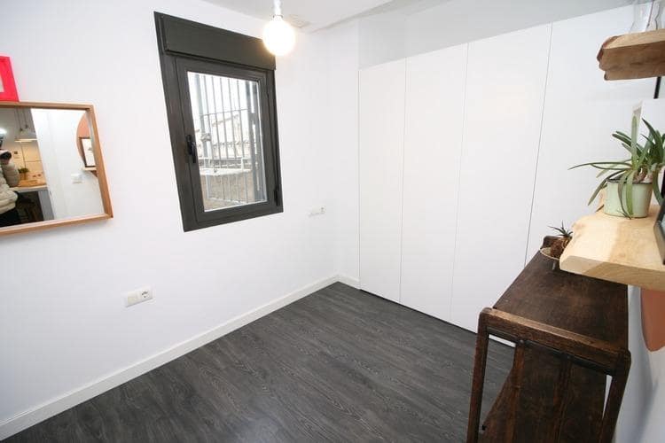 2 bedroom Flat for rent in Granada city - € 950 (Ref: 9574804)