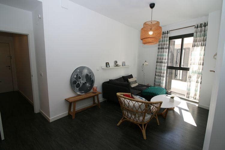 2 bedroom Flat for rent in Granada city with garage - € 950 (Ref: 9574804)