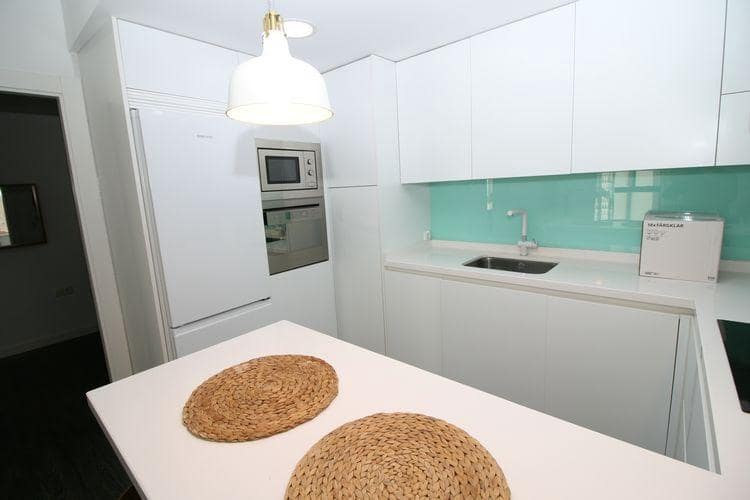 2 bedroom Flat for rent in Granada city with garage - € 950 (Ref: 9574804)