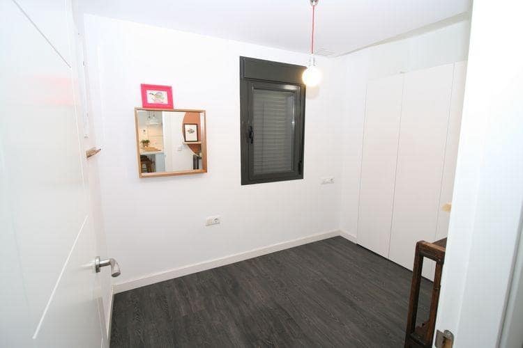 2 bedroom Flat for rent in Granada city with garage - € 950 (Ref: 9574804)
