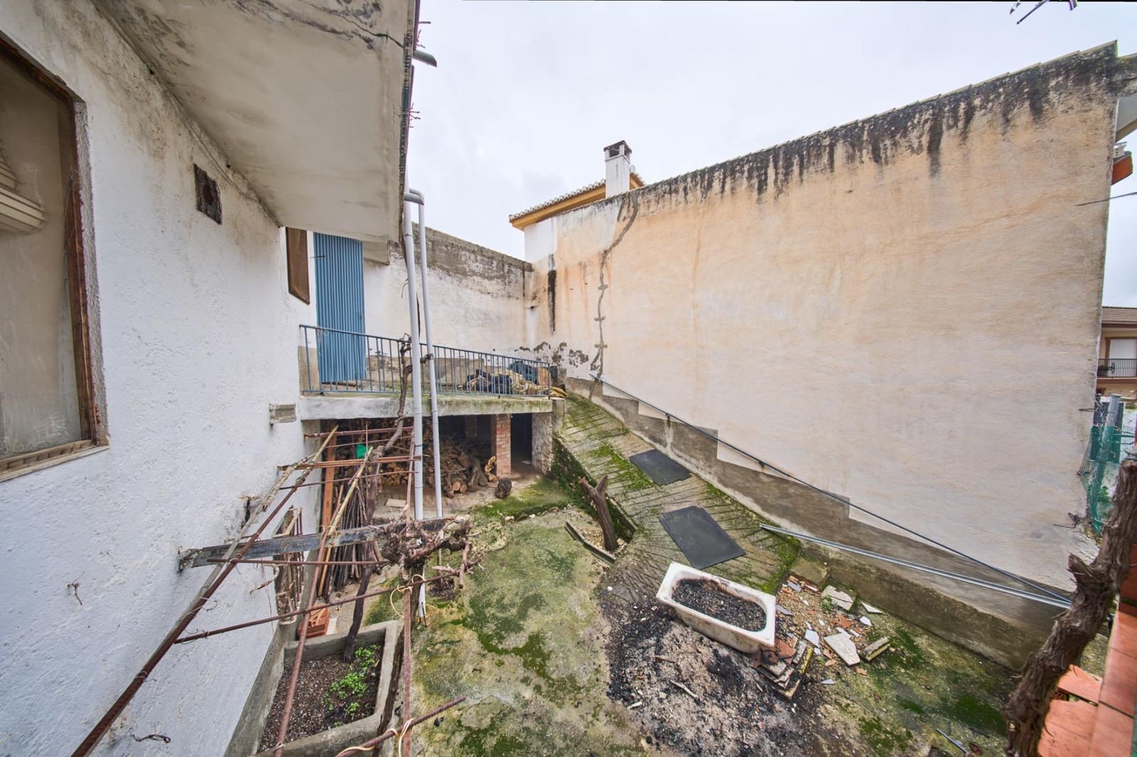 6 bedroom Townhouse for sale in Tozar - € 119,900 (Ref: 9586731)