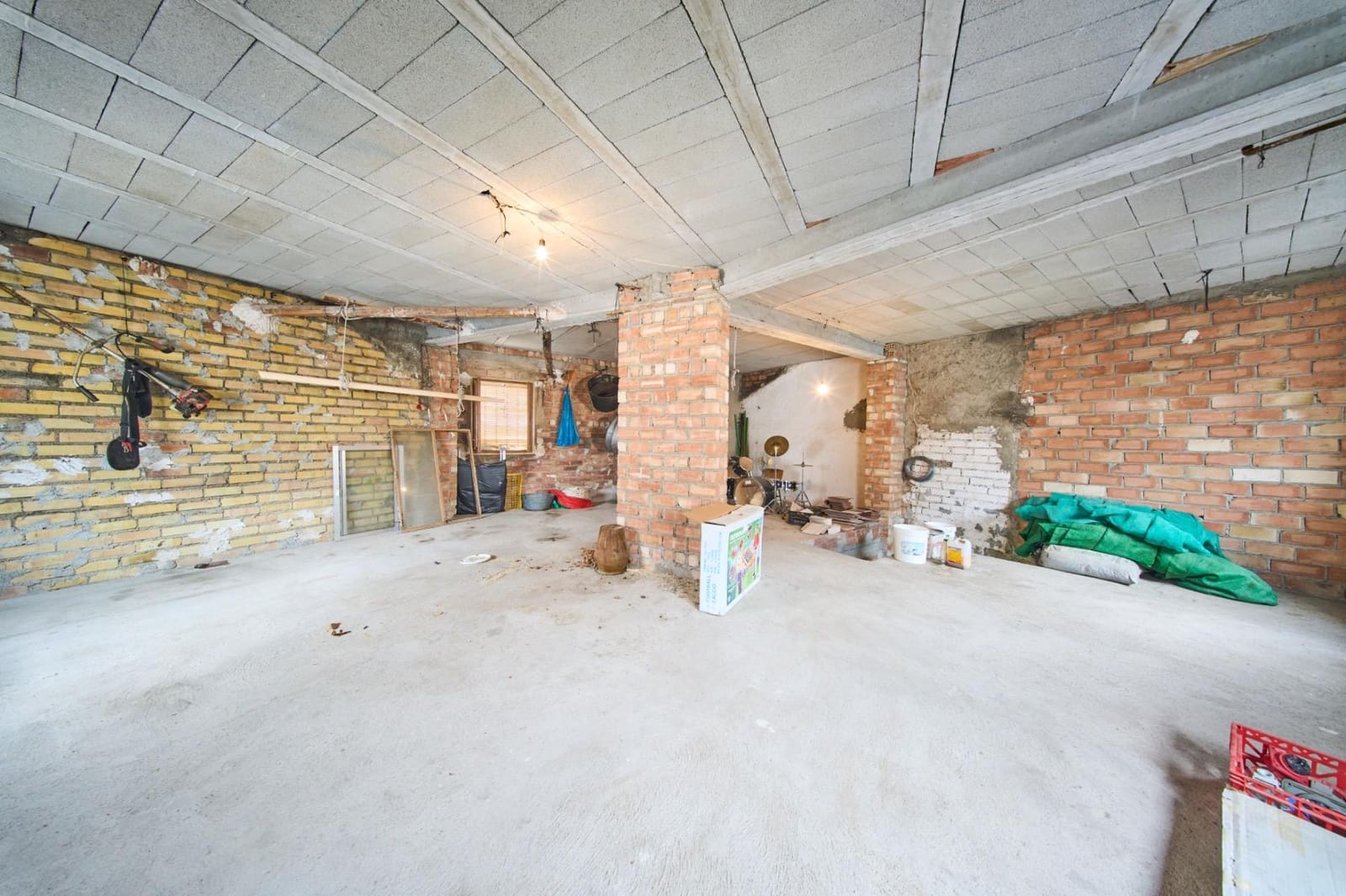 6 bedroom Townhouse for sale in Tozar - € 119,900 (Ref: 9586731)