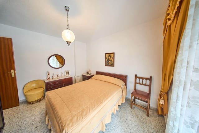 Casa de 6 habitaciones en Tozar, Moclín en venta - 119.900 € (Ref: 9586731)