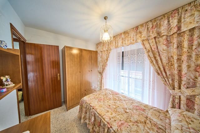 Casa de 6 habitaciones en Tozar, Moclín en venta - 119.900 € (Ref: 9586731)