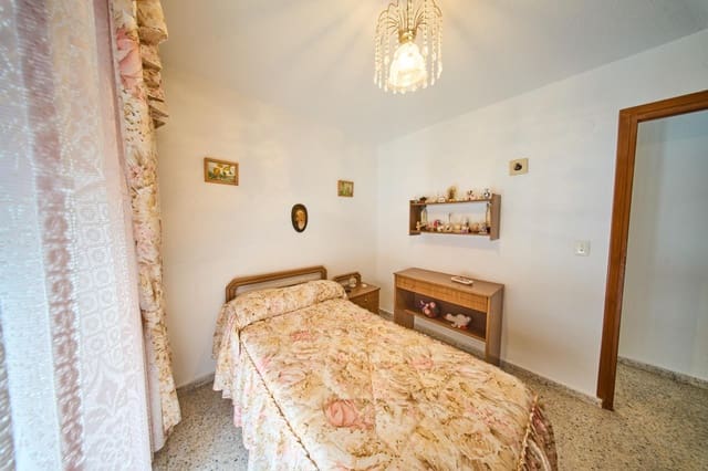 Casa de 6 habitaciones en Tozar, Moclín en venta - 119.900 € (Ref: 9586731)