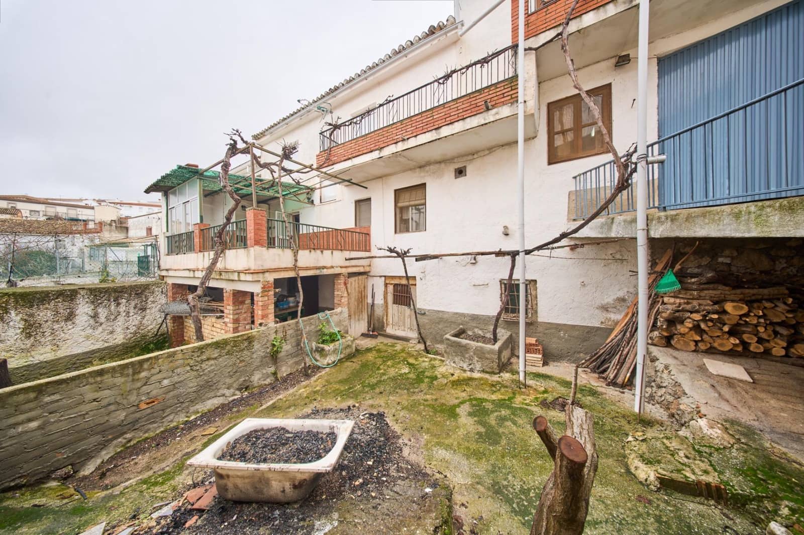 6 bedroom Townhouse for sale in Tozar - € 119,900 (Ref: 9586731)