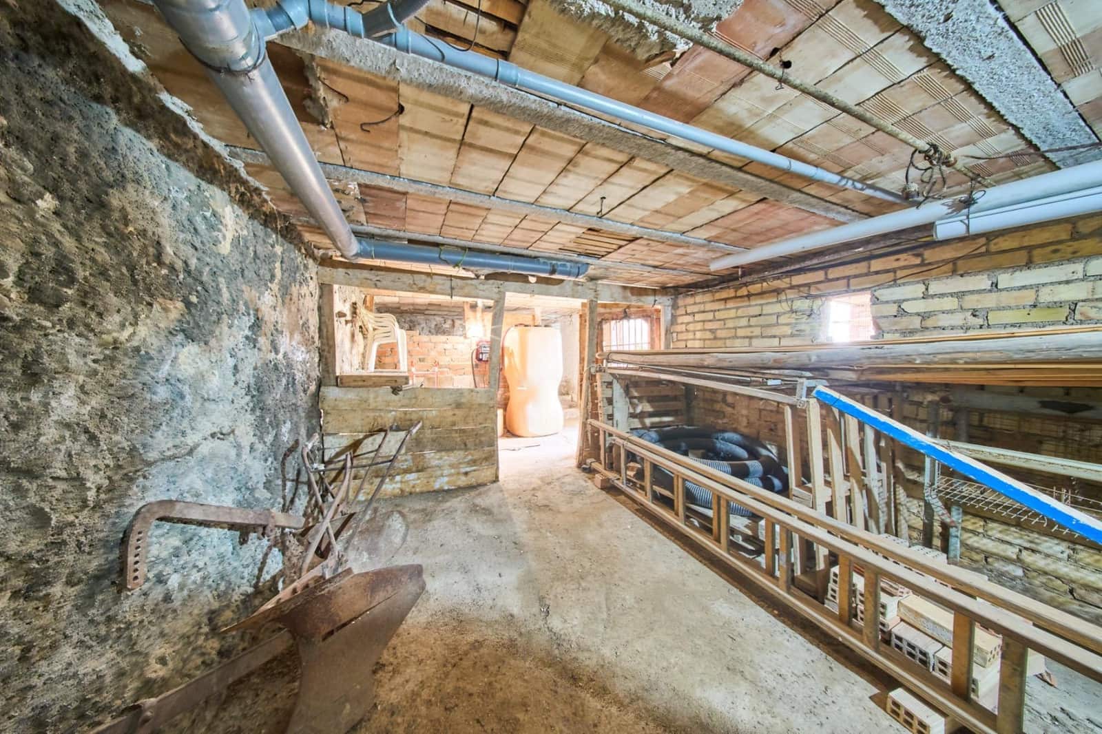 6 bedroom Townhouse for sale in Tozar - € 119,900 (Ref: 9586731)