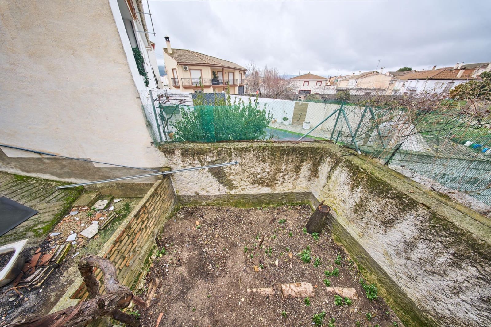 6 bedroom Townhouse for sale in Tozar - € 119,900 (Ref: 9586731)