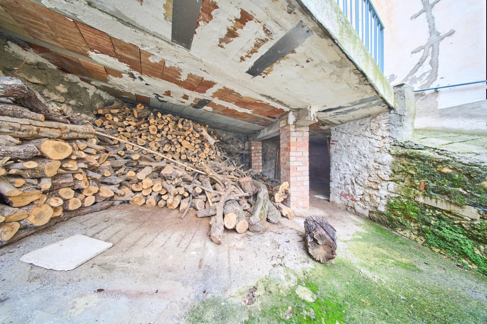 6 bedroom Townhouse for sale in Tozar - € 119,900 (Ref: 9586731)