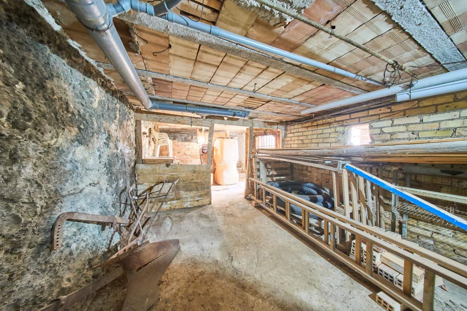 6 bedroom Townhouse for sale in Tozar - € 119,900 (Ref: 9586731)