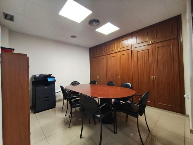 Komercyjne na sprzedaż w Zaidin, Miasto Grenada - 169 000 € (Ref: 9591539)