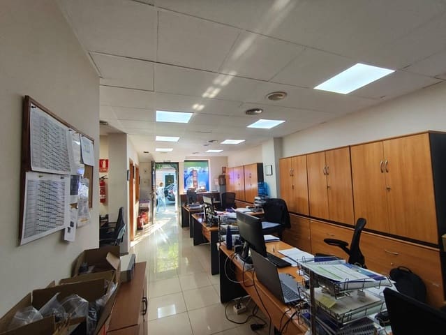 Komercyjne na sprzedaż w Zaidin, Miasto Grenada - 169 000 € (Ref: 9591539)