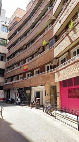 3 soverom Leilighet til leie i Centro, Granada by - € 975 (Ref: 9596385)