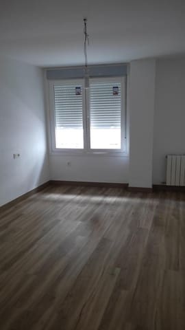 3 sovrum Lägenhet att hyra i Centro, Granada stad - 975 € (Ref: 9596385)
