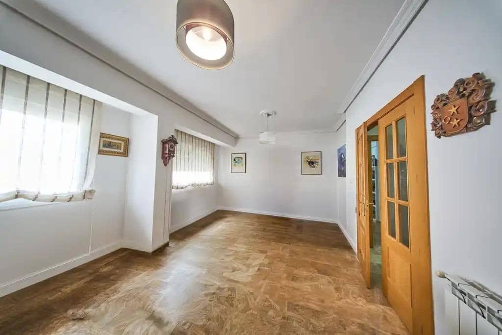 4 Zimmer Wohnung zu verkaufen in Baza - 108.000 € (Ref: 9605184)