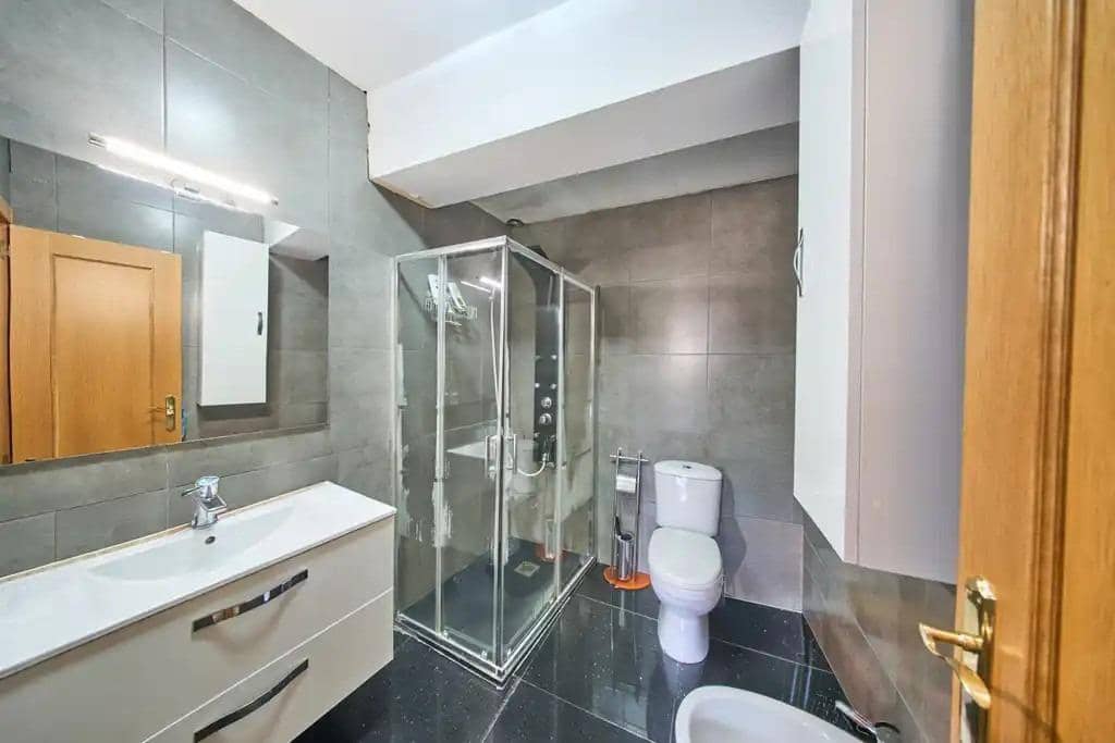 4 Zimmer Wohnung zu verkaufen in Baza - 108.000 € (Ref: 9605184)