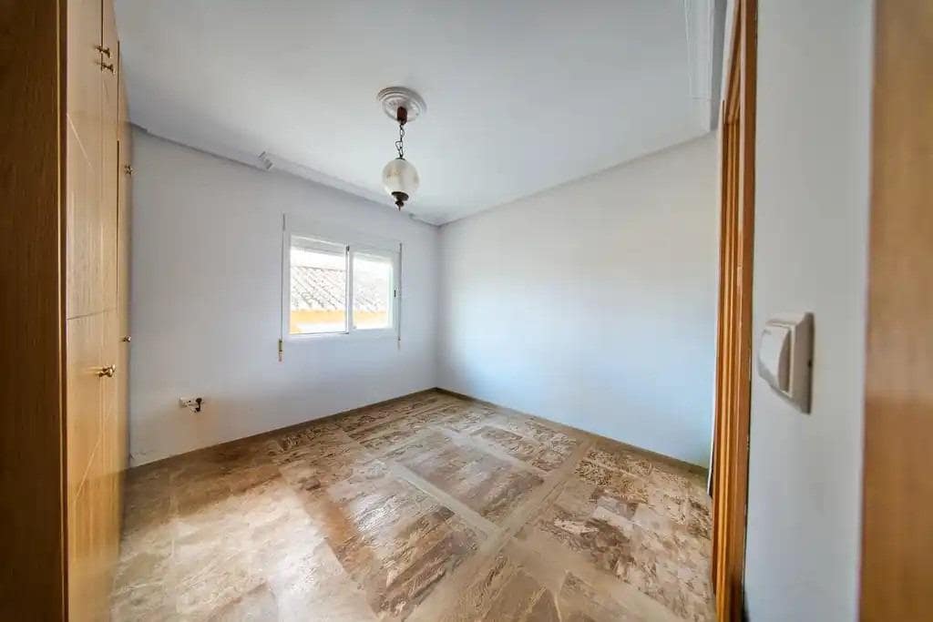 4 Zimmer Wohnung zu verkaufen in Baza - 108.000 € (Ref: 9605184)