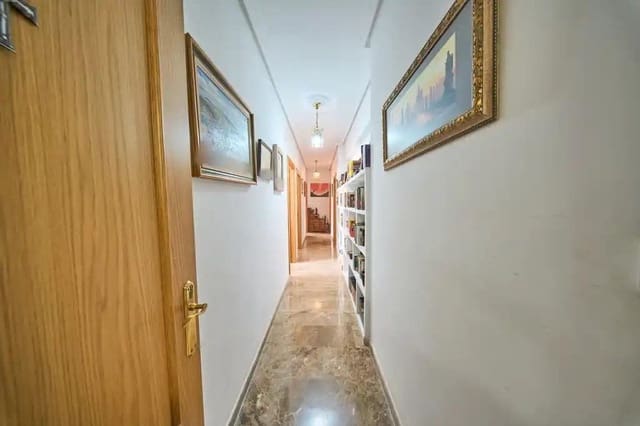 4 Zimmer Wohnung zu verkaufen in Baza - 108.000 € (Ref: 9605184)