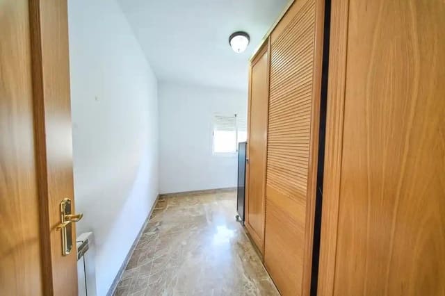 4 Zimmer Wohnung zu verkaufen in Baza - 108.000 € (Ref: 9605184)