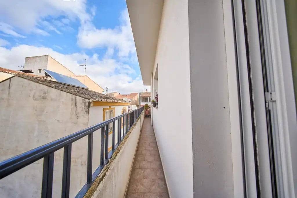 4 Zimmer Wohnung zu verkaufen in Baza - 108.000 € (Ref: 9605184)