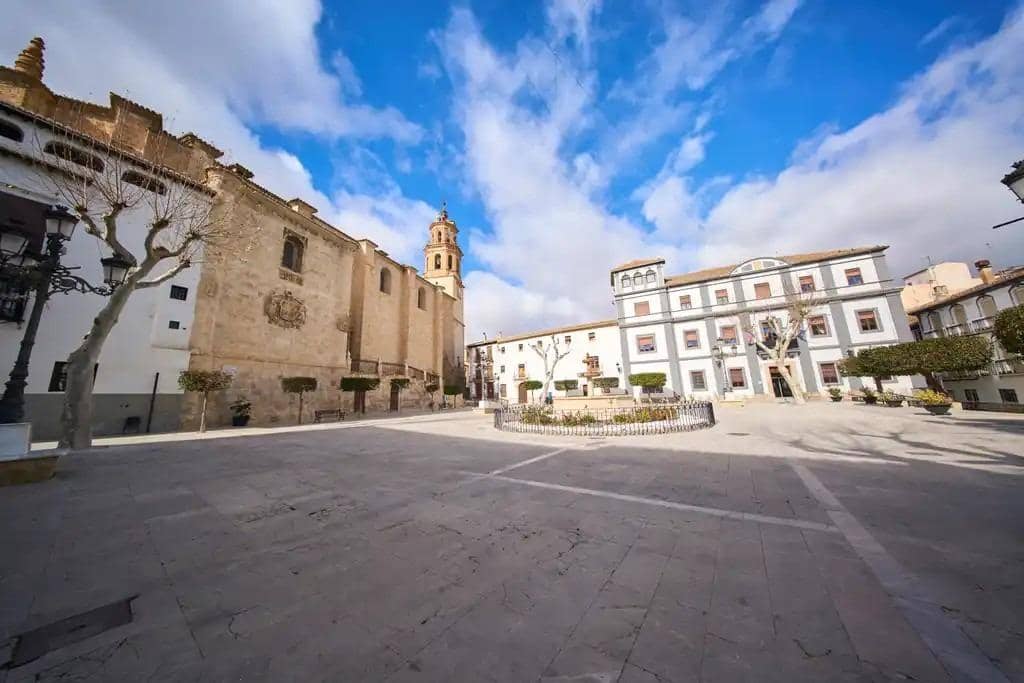 4 Zimmer Wohnung zu verkaufen in Baza - 108.000 € (Ref: 9605184)