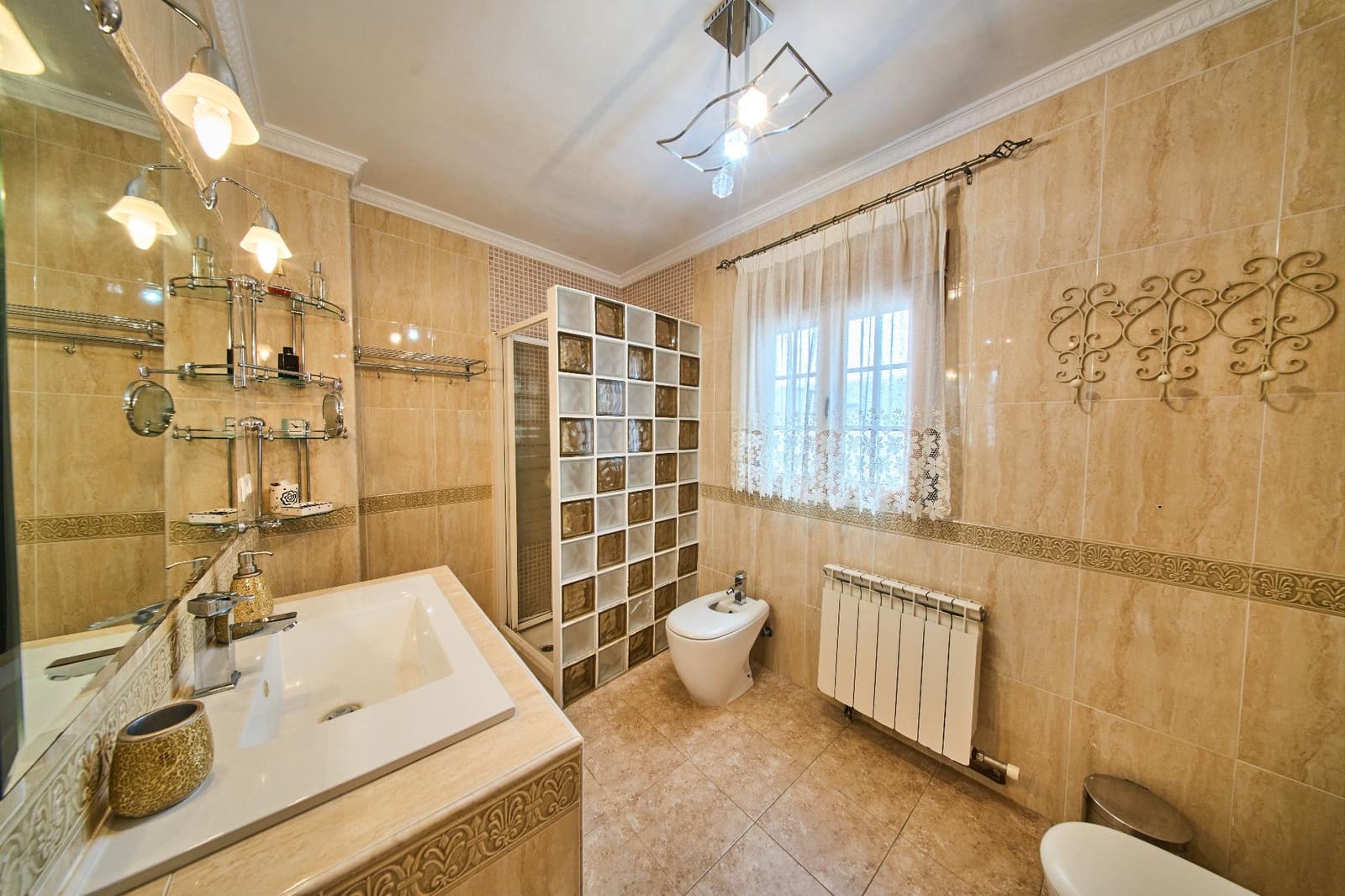 Adosado de 3 habitaciones en Santa Fe en venta con garaje - 300.000 € (Ref: 9608237)