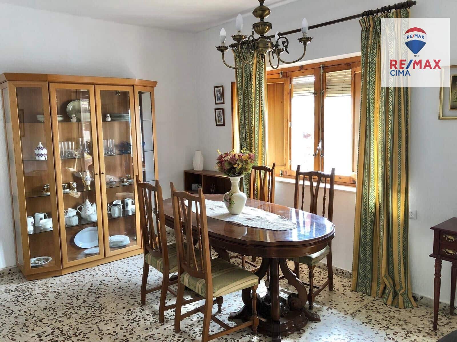 Piso de 4 habitaciones en Cúllar en venta - 45.000 € (Ref: 9608238)