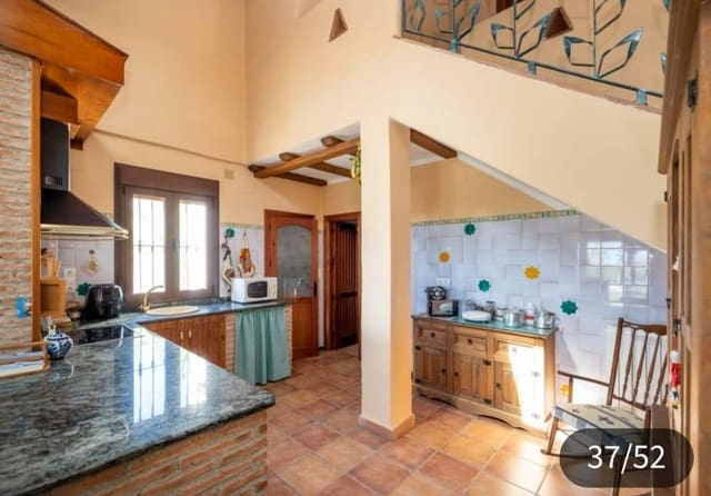 4 soverom Villa til salgs i Nigüelas med svømmebasseng garasje - € 419 000 (Ref: 9608239)