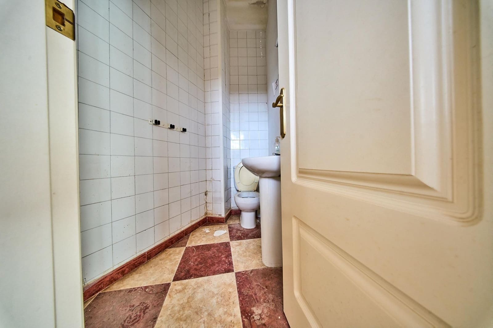 Commerciale in vendita in Baza - 49.000 € (Rif: 9611416)