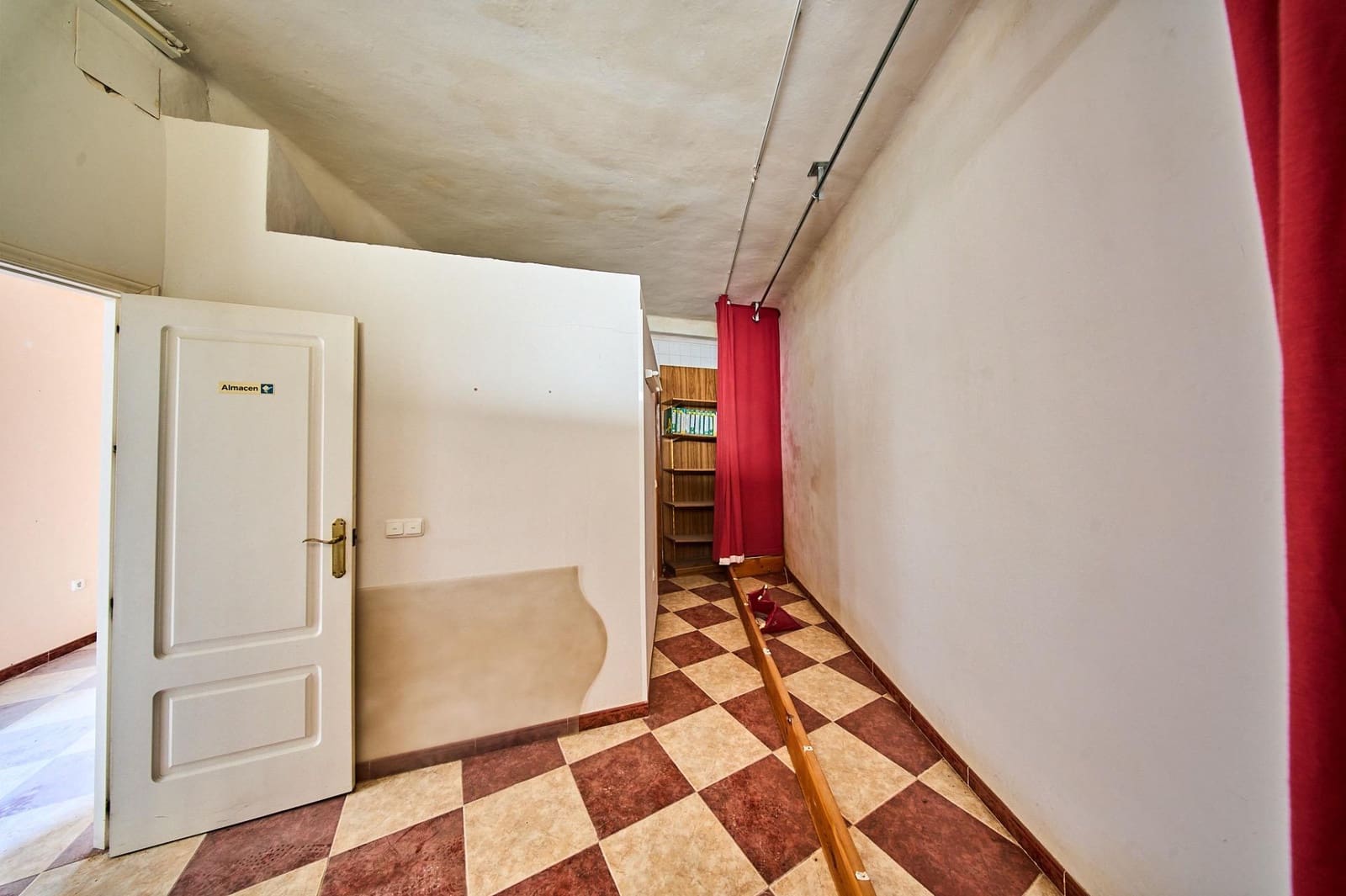 Commerciale in vendita in Baza - 49.000 € (Rif: 9611416)