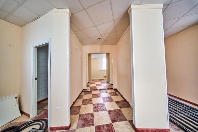 Erhverv til salg i Baza - € 49.000 (Ref: 9611416)