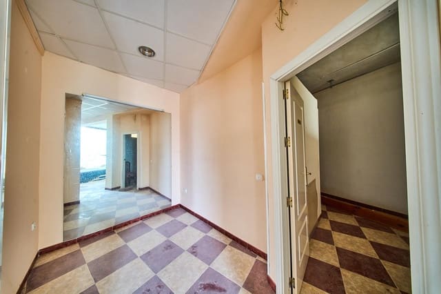 Erhverv til salg i Baza - € 49.000 (Ref: 9611416)