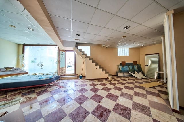 Erhverv til salg i Baza - € 49.000 (Ref: 9611416)