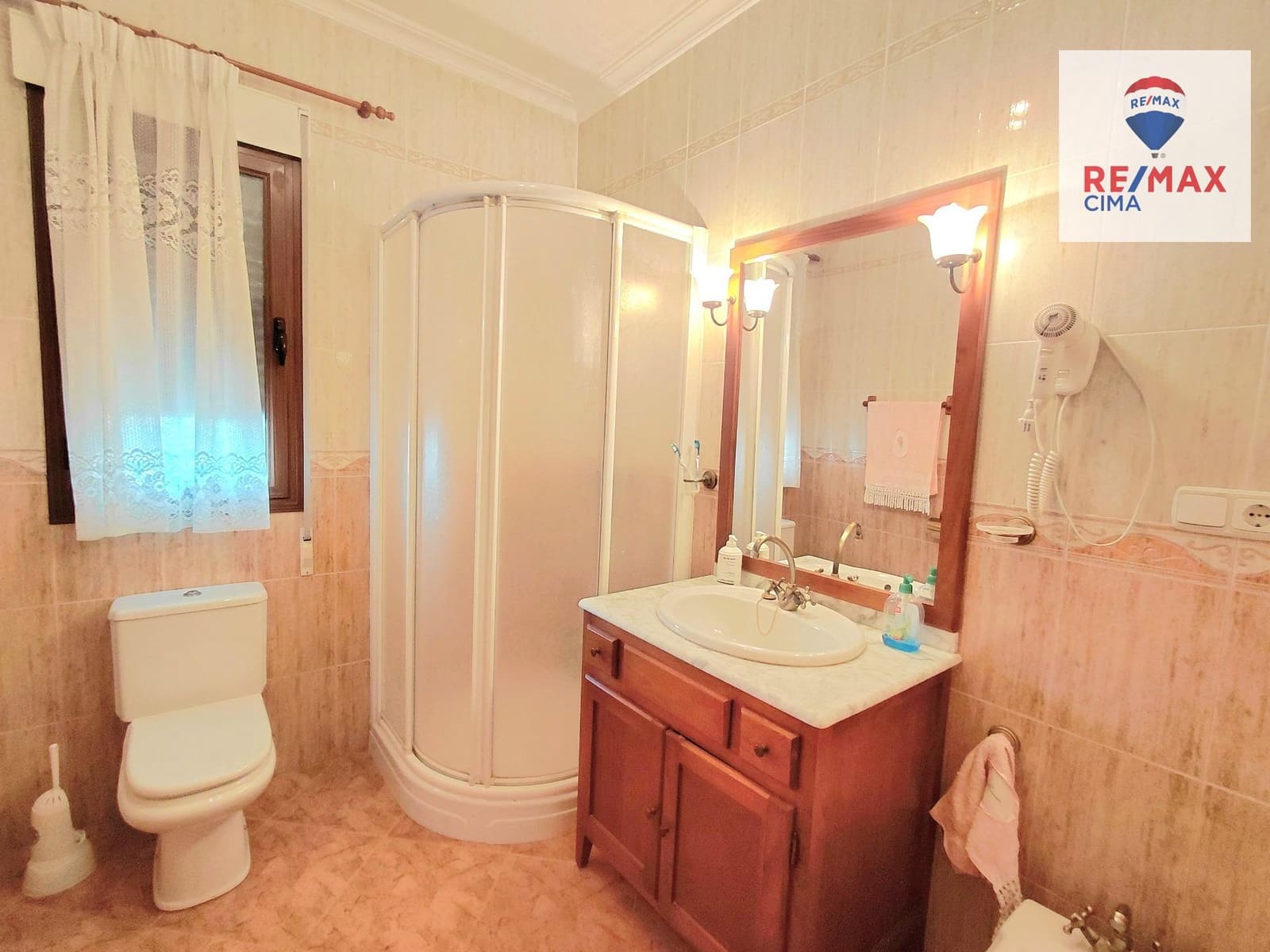 7 Zimmer Villa zu verkaufen in Benamaurel mit Garage - 230.000 € (Ref: 9616072)