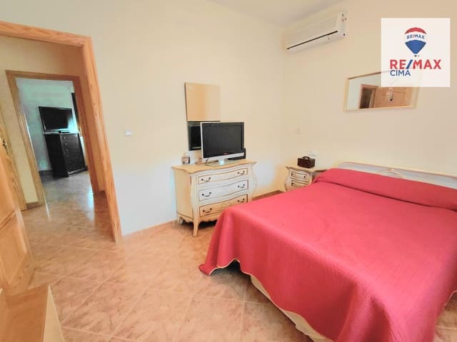 7 Zimmer Villa zu verkaufen in Benamaurel mit Garage - 230.000 € (Ref: 9616072)