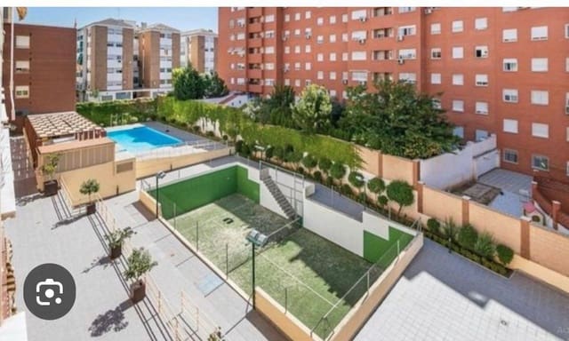 Piso de 2 habitaciones en Granada ciudad en alquiler con piscina garaje - 800 € (Ref: 9625909)