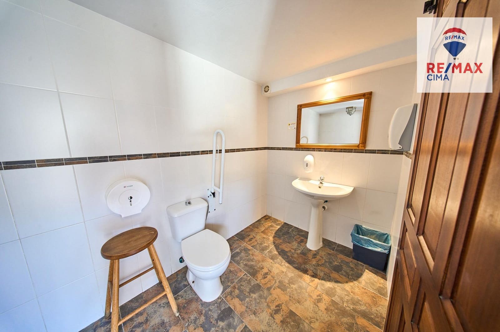 Business for rent in Niguelas - € 1,100 (Ref: 9630289)