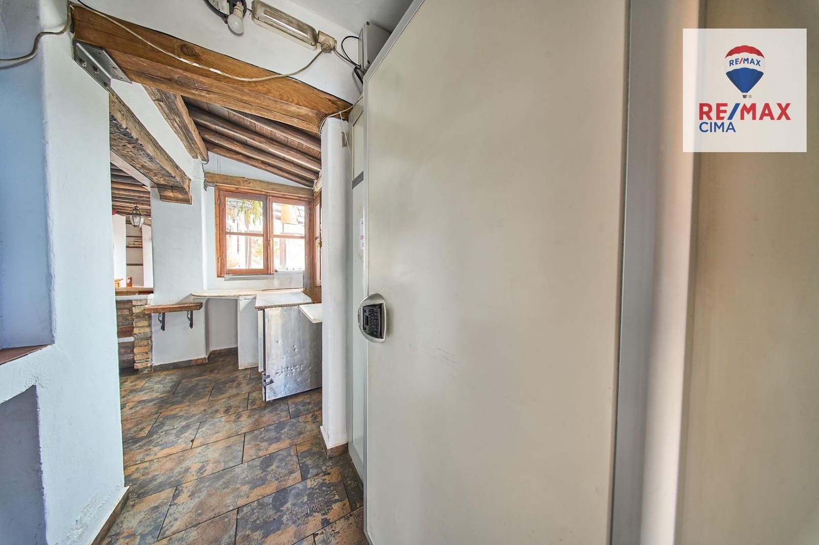 Business for rent in Niguelas - € 1,100 (Ref: 9630289)