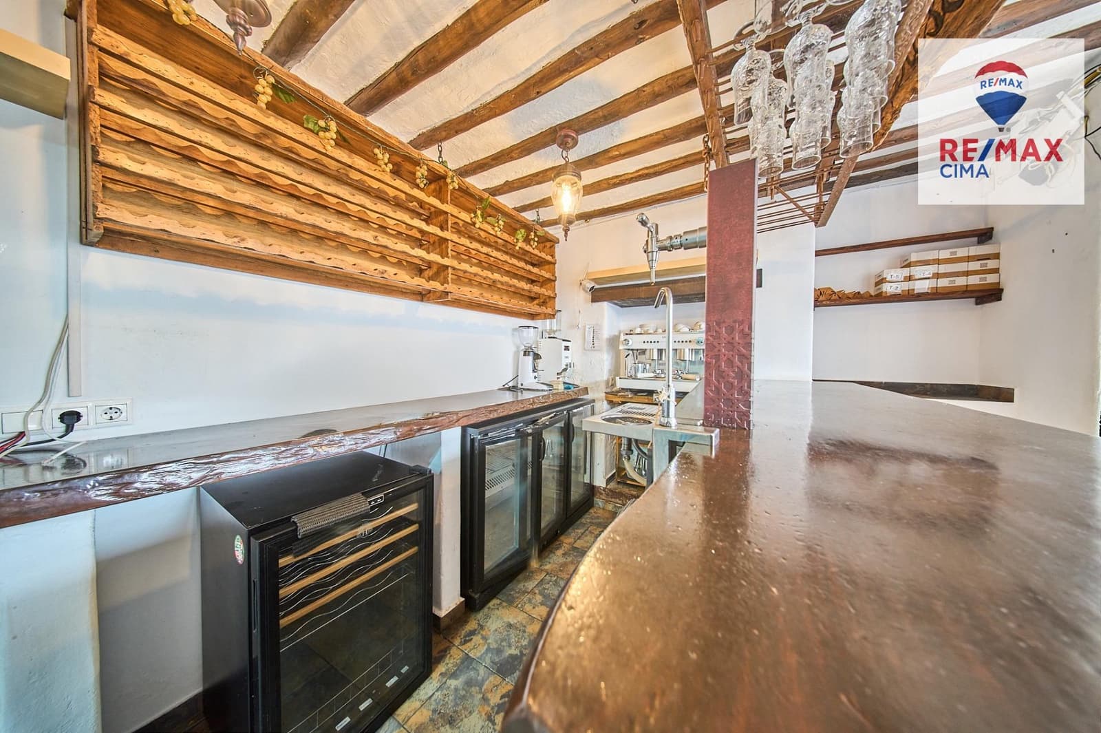 Business for rent in Niguelas - € 1,100 (Ref: 9630289)