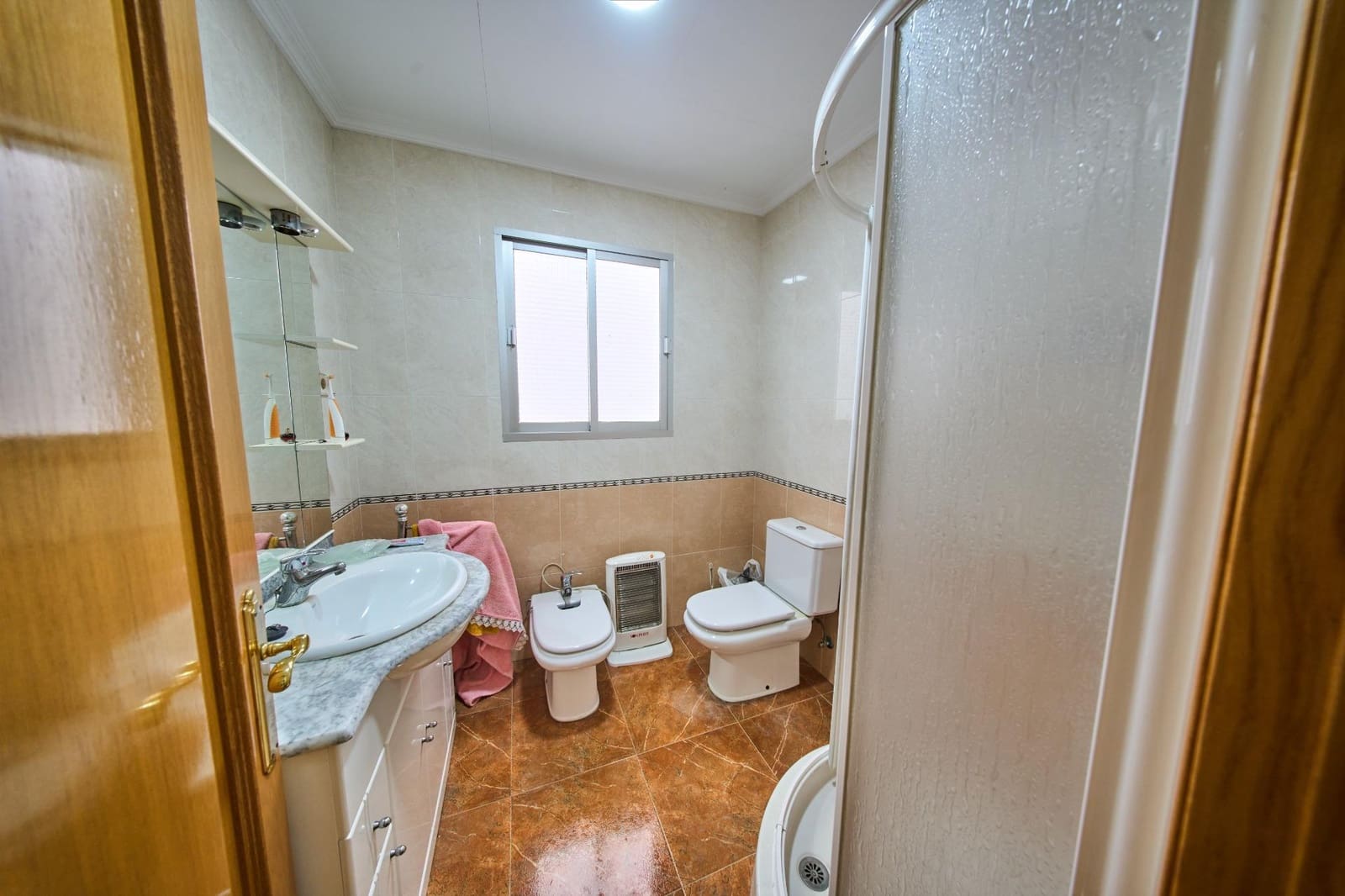 Finca/Casa Rural de 9 habitaciones en Castillo de Locubín en venta con garaje - 160.000 € (Ref: 9630295)