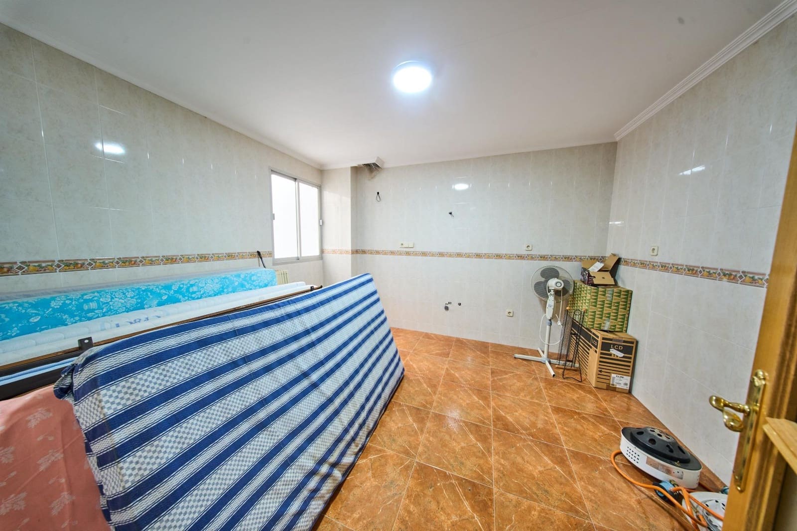 Finca/Casa Rural de 9 habitaciones en Castillo de Locubín en venta con garaje - 160.000 € (Ref: 9630295)