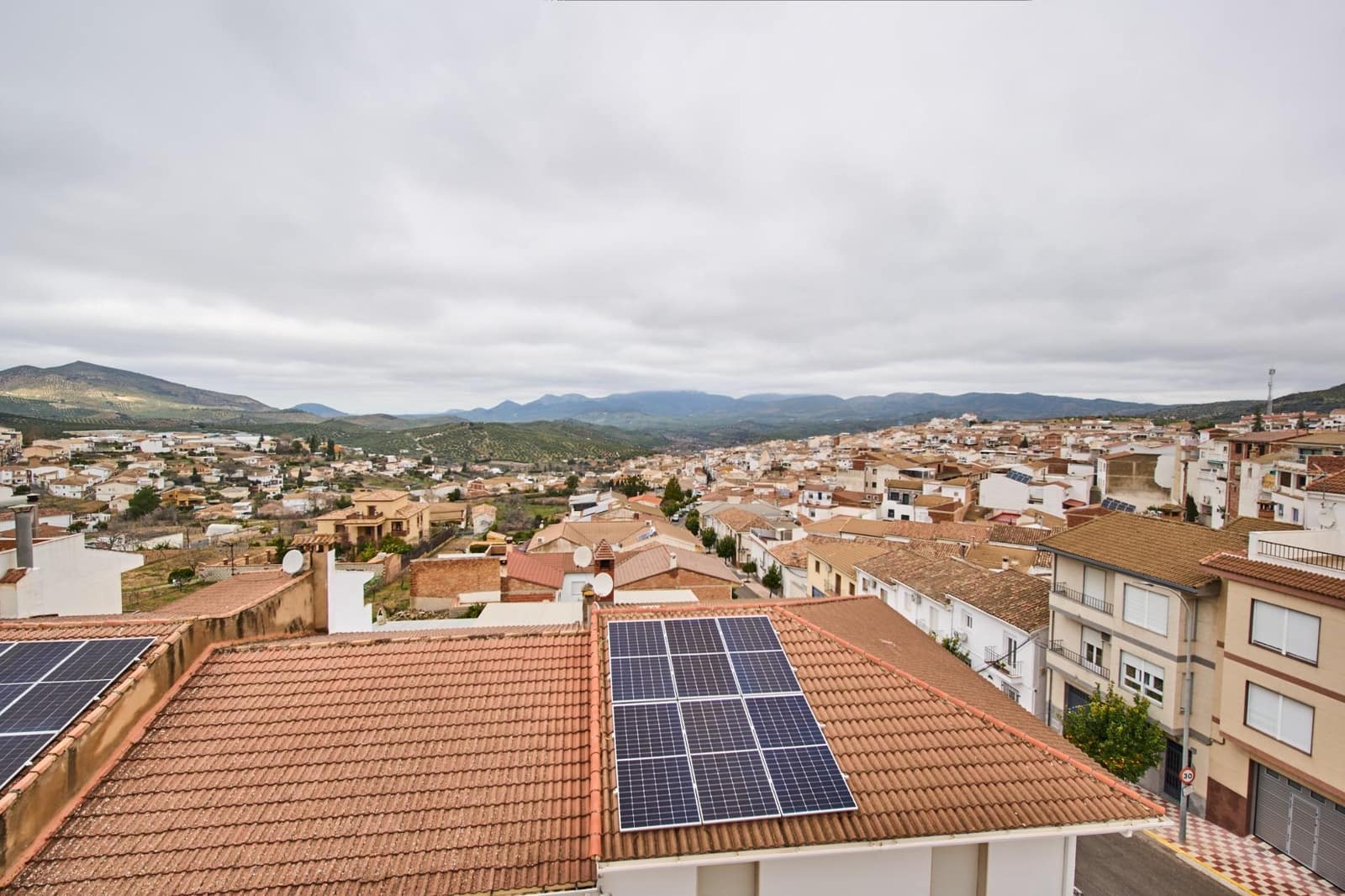Finca/Casa Rural de 9 habitaciones en Castillo de Locubín en venta con garaje - 160.000 € (Ref: 9630295)