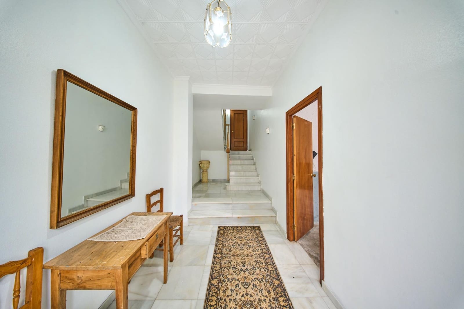 9 bedroom Finca/Country House for sale in Castillo de Locubin with garage - € 160,000 (Ref: 9630295)