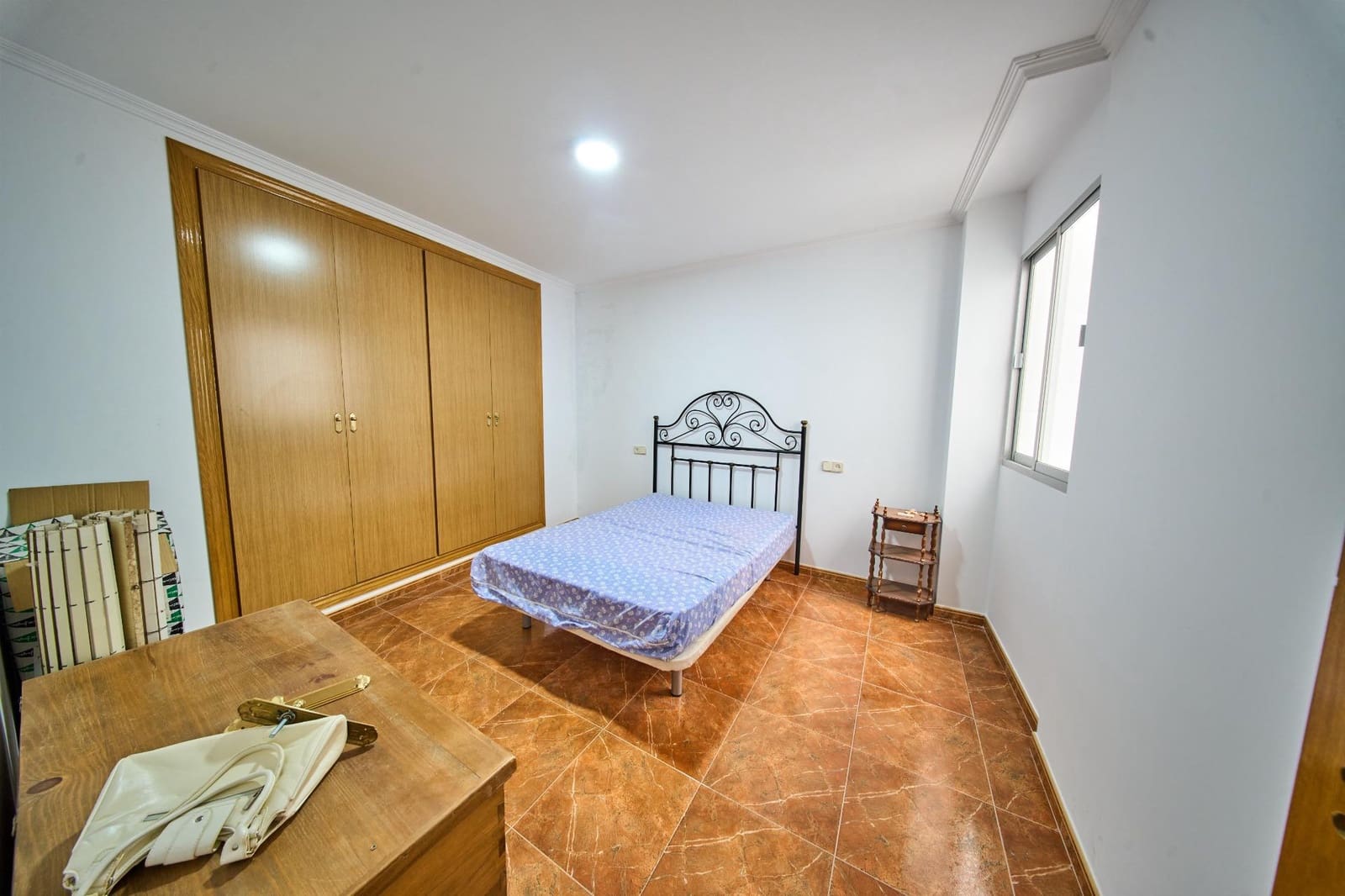 9 bedroom Finca/Country House for sale in Castillo de Locubin with garage - € 160,000 (Ref: 9630295)