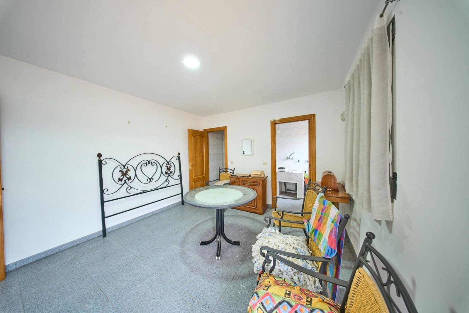 9 bedroom Finca/Country House for sale in Castillo de Locubin with garage - € 160,000 (Ref: 9630295)