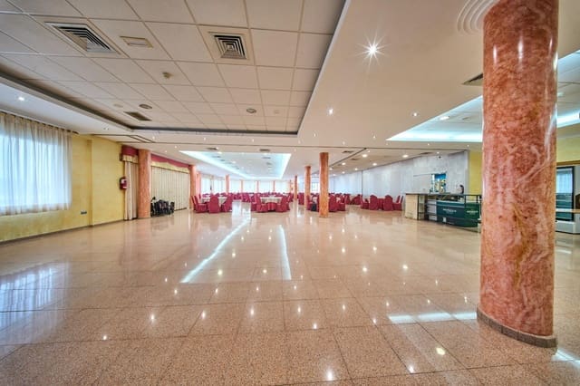 Local Commercial à vendre à Castillo de Locubín - 950 000 € (Ref: 9634518)