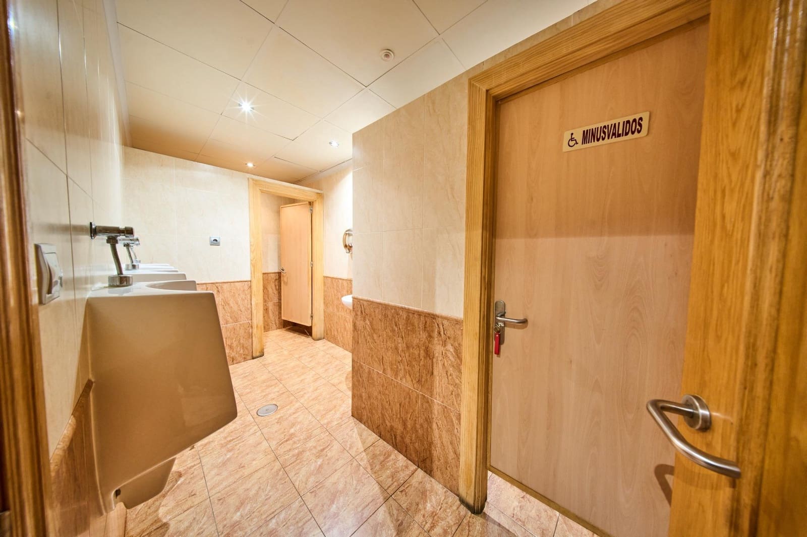 Gewerbe zu verkaufen in Castillo de Locubin - 850.000 € (Ref: 9634518)