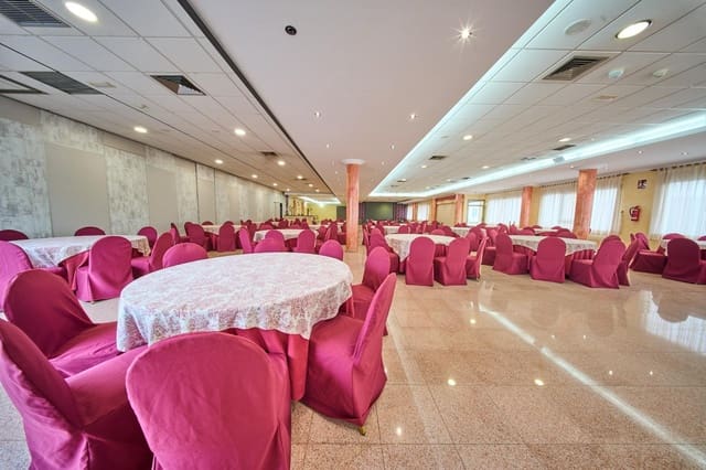 Local Commercial à vendre à Castillo de Locubín - 950 000 € (Ref: 9634518)